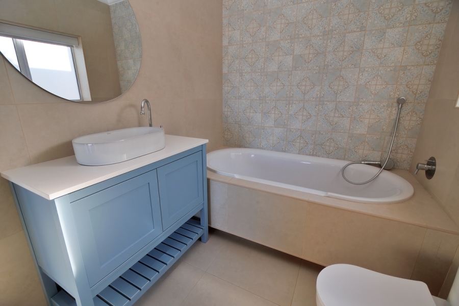 4 Bedroom Property for Sale in Stilbaai Oos Western Cape